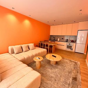 Aia Suites & Apartments